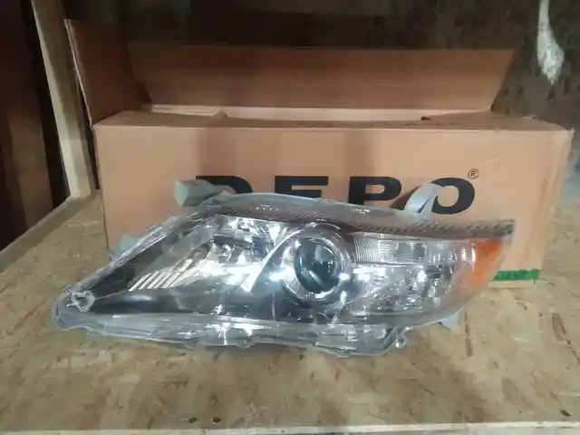 Передние фары se от Toyota Camry 2 2010-2011 depo, Душанбе