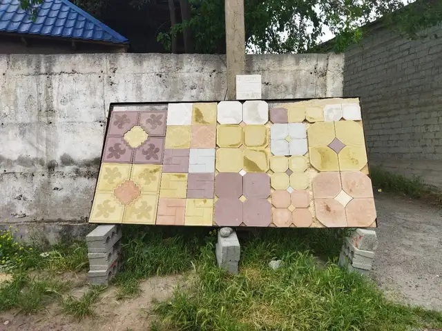 Форма для брусчатки, Турсунзаде