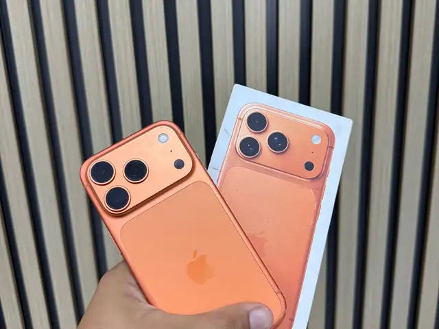 Apple iPhone 17 Pro, 256 gb, Cosmic Orange, Конибодом
