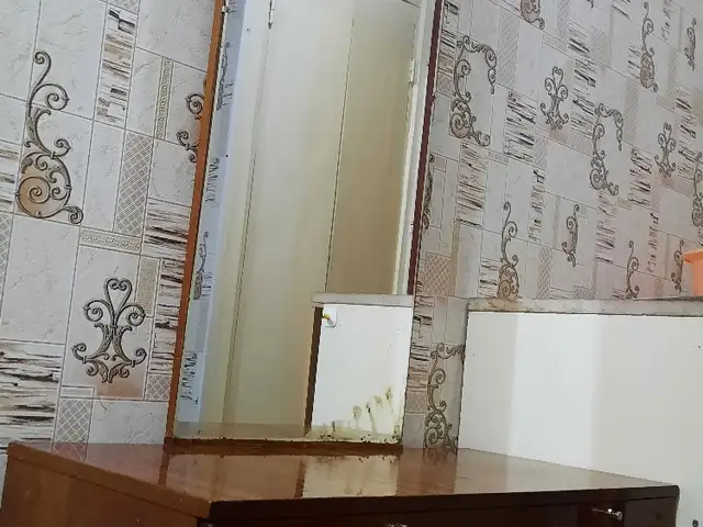 Трюмо с зеркалом, Худжанд