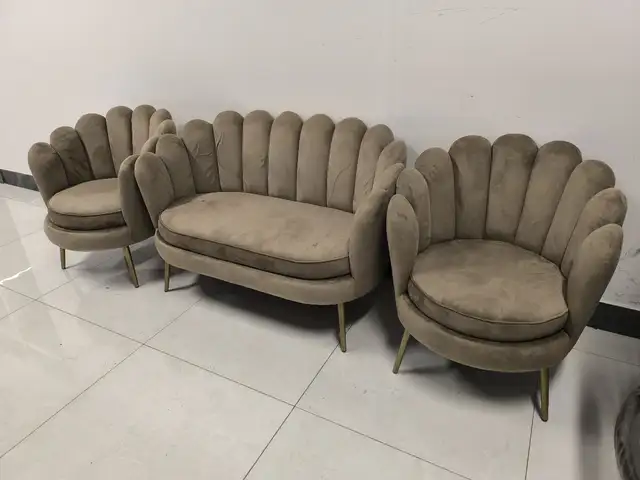 Диван и кресло, Душанбе
