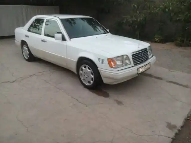 Mercedes-Benz W124