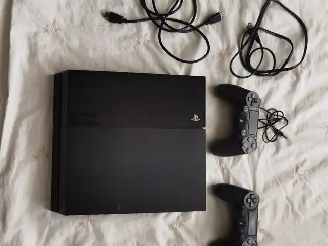 Игровая приставка sony playsteshin 4 fat версия 12.02, Худжанд