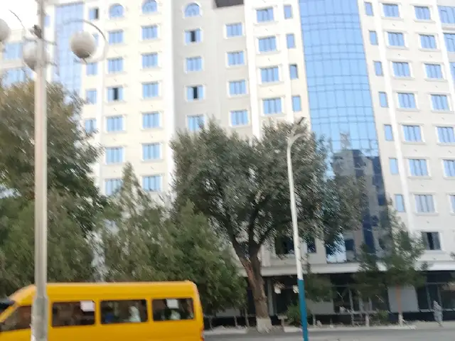Хизматрасонии устои фасад травертин, Худжанд