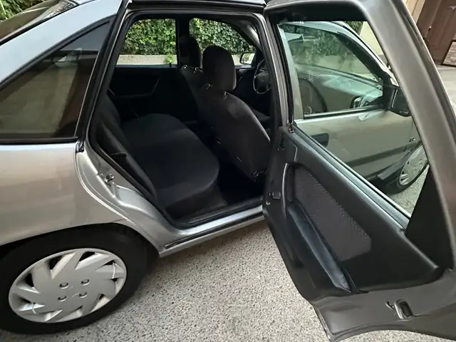 Opel Vectra A, 1994, Худжанд - 16