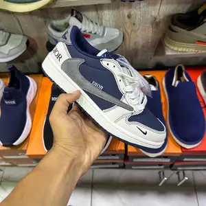 Кроссы Nike & Dior, Хуҷанд