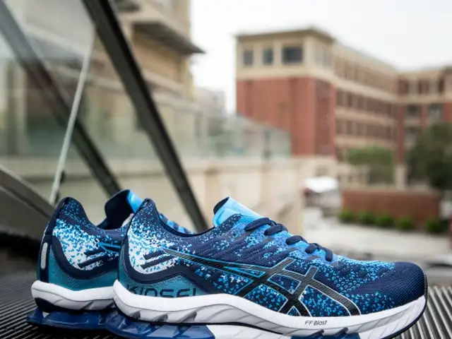 Кроссовки Asics, Хуҷанд