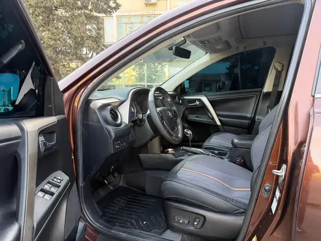 Toyota RAV 4, 2015, Душанбе - 10