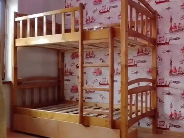 Двухъярусная кровать, Душанбе