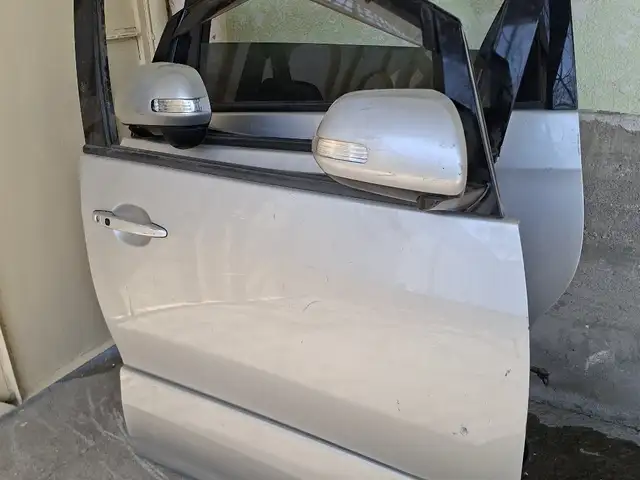Передние Двери от Toyota Estima, Душанбе