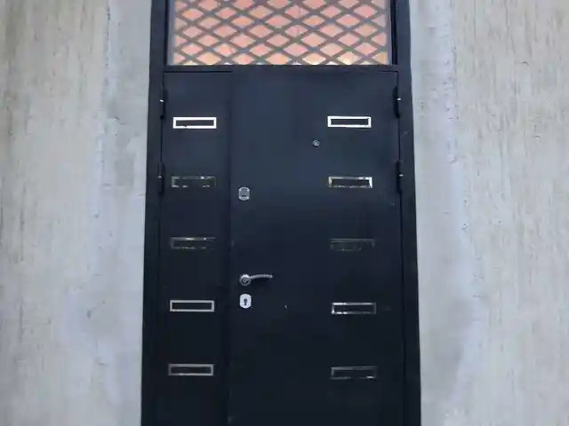 Дверь, Душанбе
