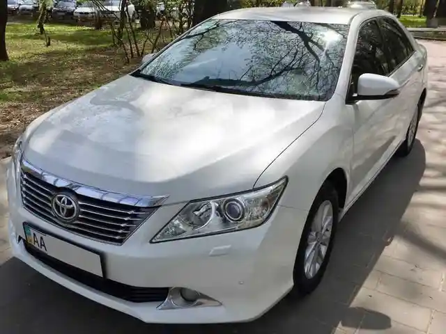 Лобовое стекло на Toyota Camry 4, Душанбе