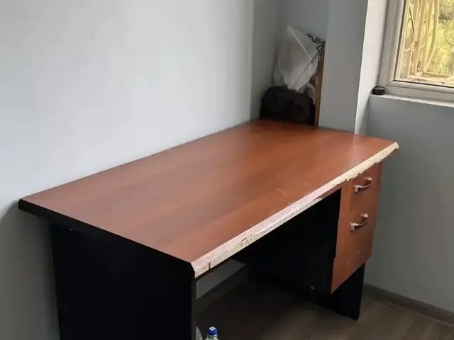 Стол с ящиками, Душанбе