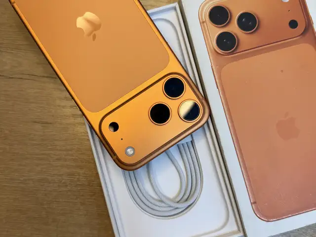 Apple iPhone 17 Pro Max, 256 gb, Cosmic Orange, Худжанд