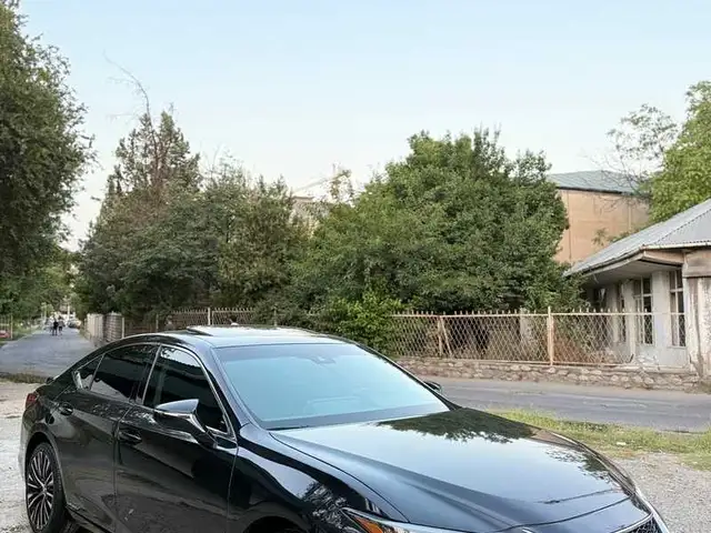 Lexus ES series