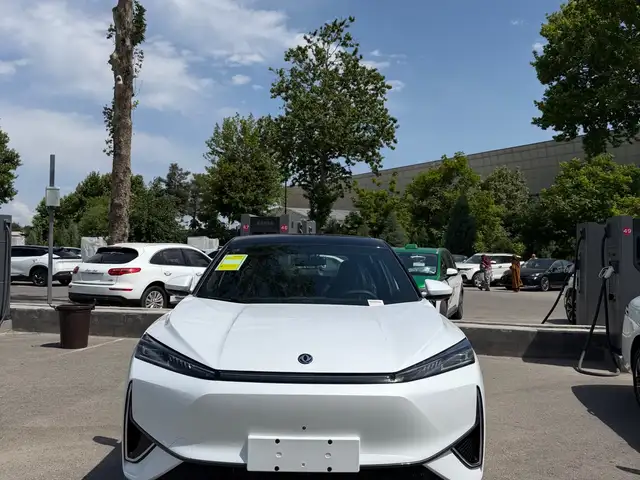 Dongfeng L7