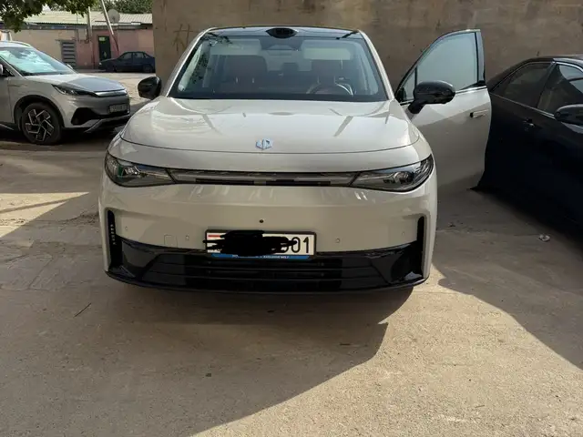 Leapmotor C10