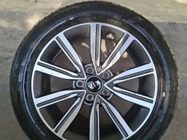 Диск с покрышкой R17 от KiA Optima K5, Душанбе