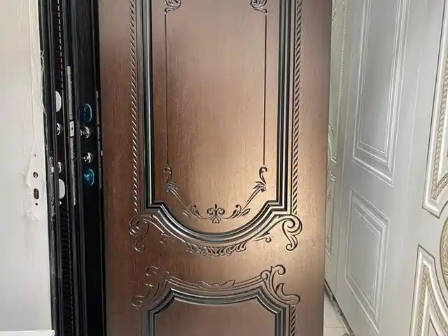 Дверь, Душанбе