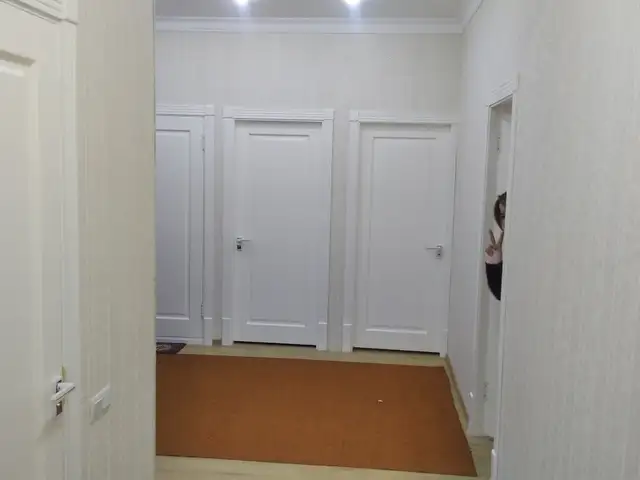 Комната в 4-комн. квартире, цокольный этаж, 97м², 20 мкр, дом 33, кв 1-2а назди хобгоҳи духтарони ХГУ, Хуҷанд