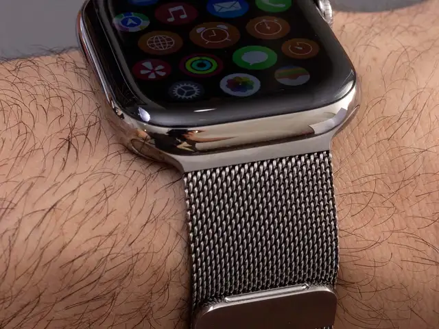Смарт часы Apple Watch 9 45mm ceramic, Худжанд