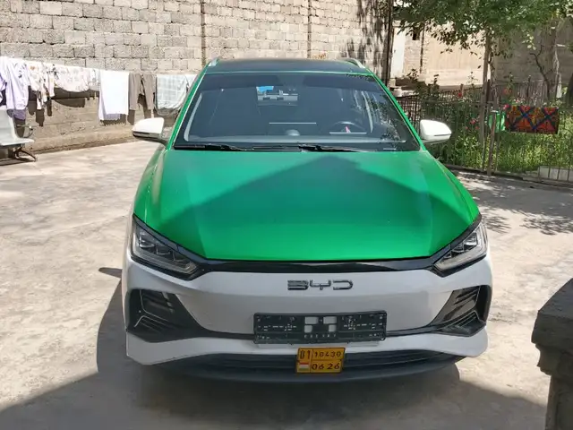 BYD E2