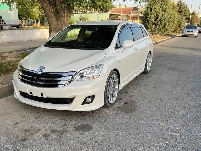 Шишахои бе тонировка аз Toyota mark x zio, Душанбе
