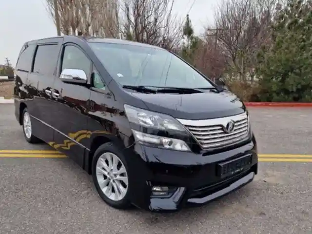 Лобовое стекло на Toyota Alphard, Душанбе