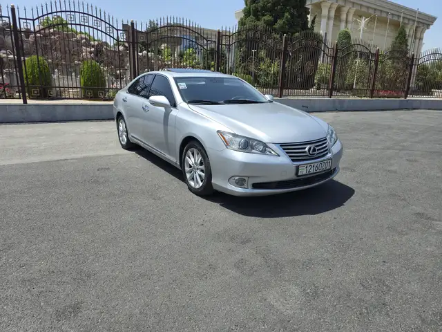 Lexus ES series