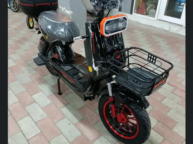 Скутер, Хуҷанд
