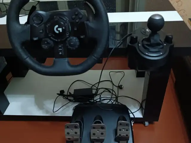 Игровой руль Logitech G923+Shifter for PS4, PS5,PC/TrueForce, Душанбе