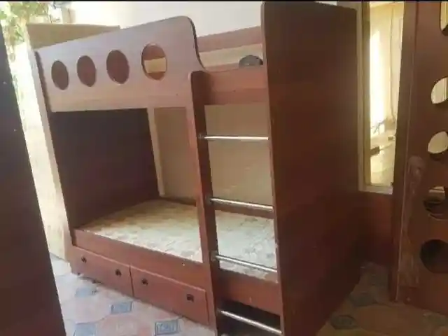 Двухъярусная кровать, Душанбе