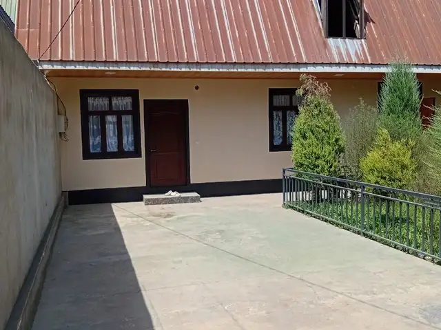 1-этажный, 5 комнатный дом, 8 м², Н. Сино. наздикий инистути санъат, Душанбе