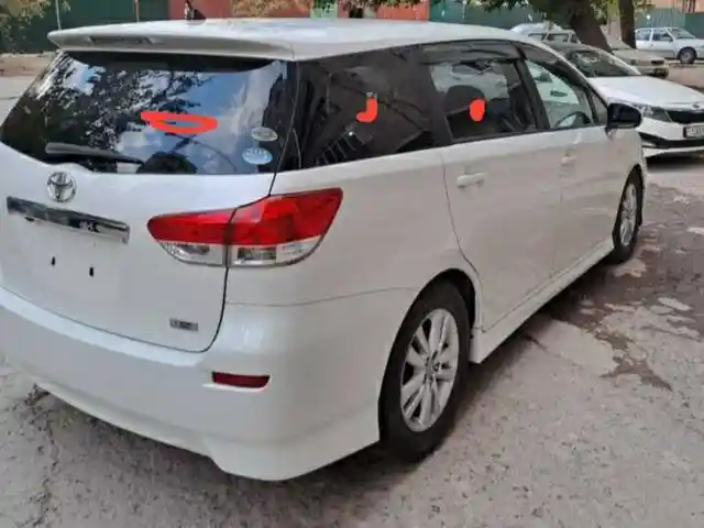 Задние не тонирование стекла на Toyota Wish, Душанбе