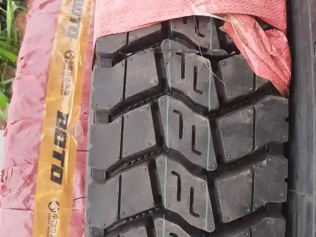 Шины 9.00 R20 Ovation, Душанбе