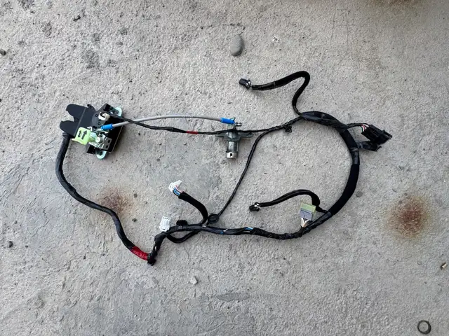 Замок от заднего багажника Hyundai Sonata, Худжанд