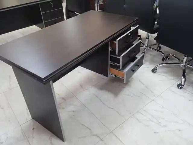 Однотумбовый стол, Душанбе