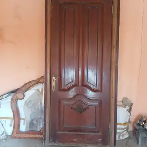 Дверь деревянная, Вахдат