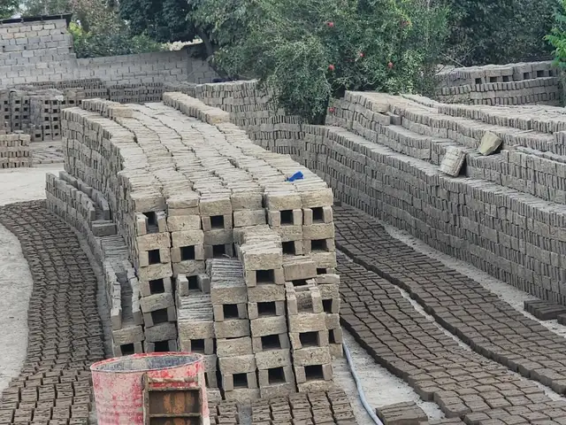Хишти хом, Хуҷанд