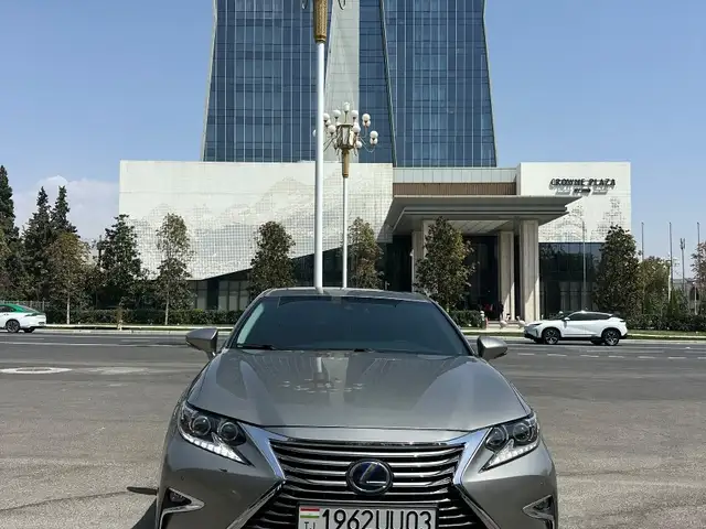 Lexus ES series