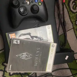 Топовая игровая приставку Xbox 360 Slim 1 игровой джой + много игр, Душанбе