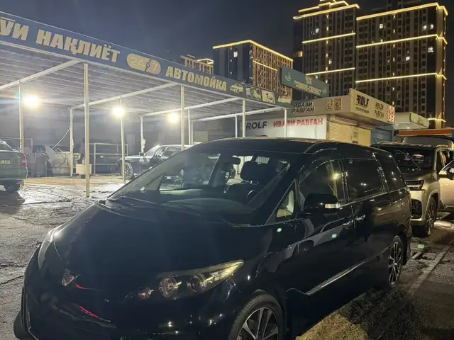 Toyota Estima