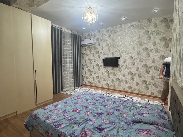 2-комн. квартира, 4 этаж, 65м², 18 мкр, Хуҷанд