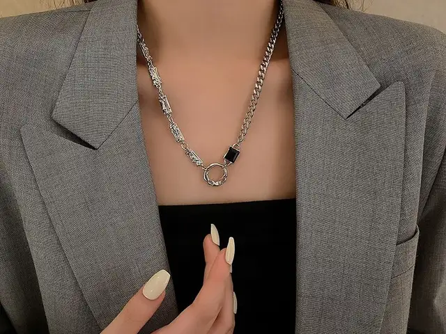 Цепочка с кулоном., Душанбе