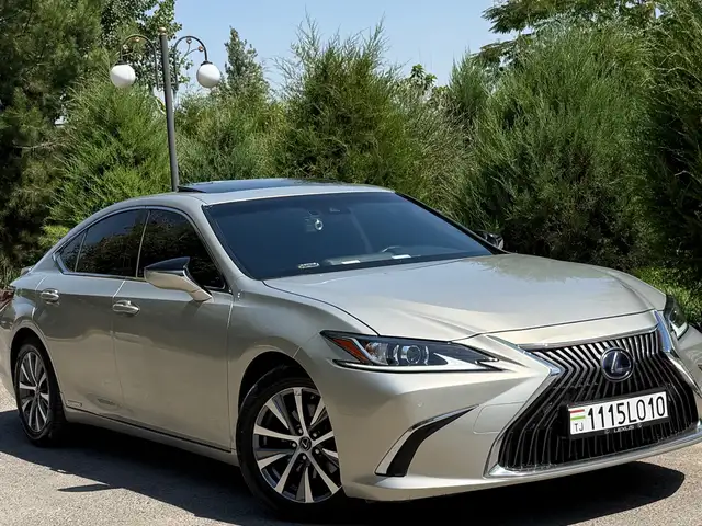 Lexus ES series
