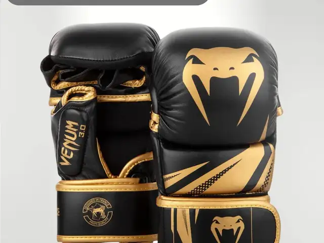 Перчатки барои MMA Venom, Турсунзаде