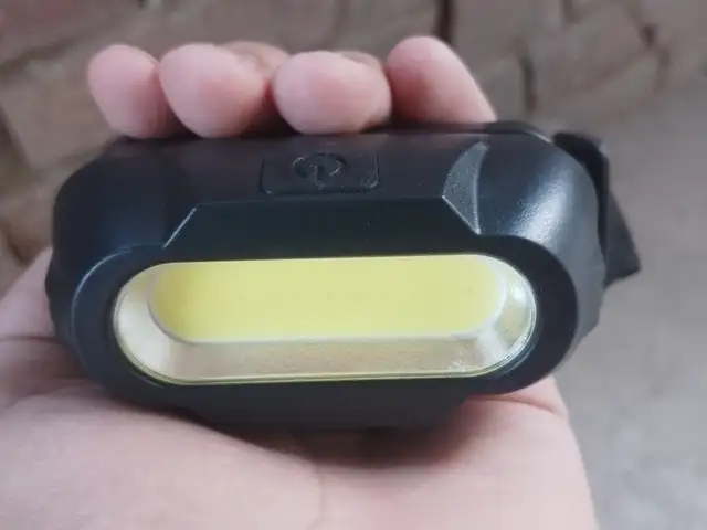 Фонарик пешони барои усто, Ваҳдат