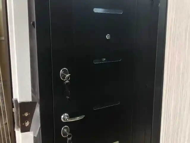 Дверь, Душанбе