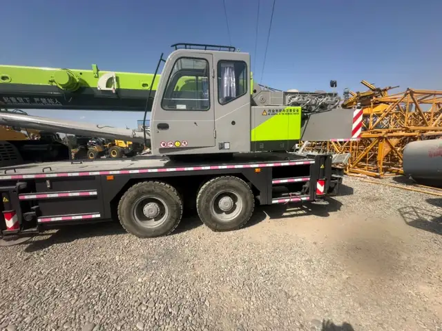 Zoomlion Кран 25 тонна 2017 сол, Душанбе