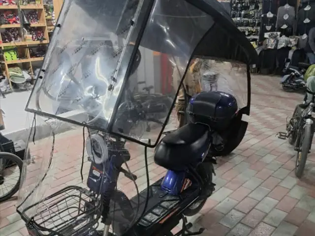 Зонтик на скутер, Душанбе